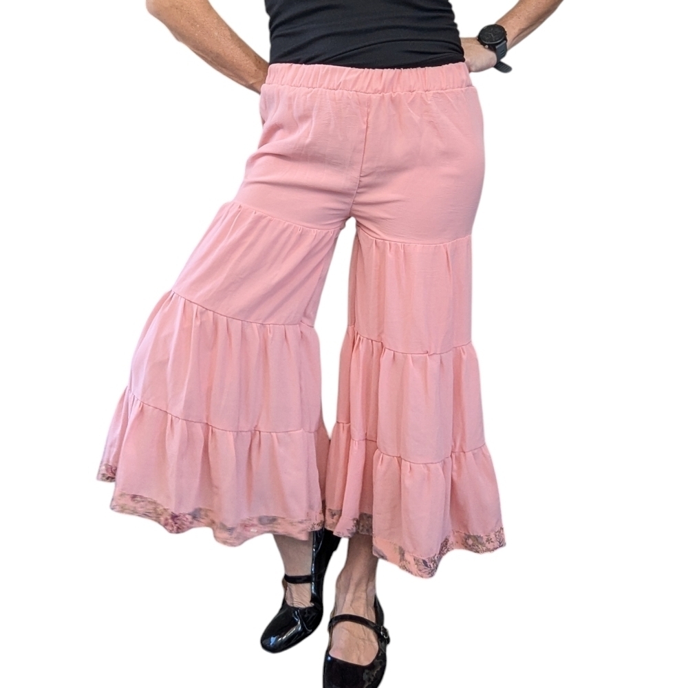 Women’s Peach Tiered Ruffle Lined Boho Pull-On Capri Wide Leg Pants Size 30